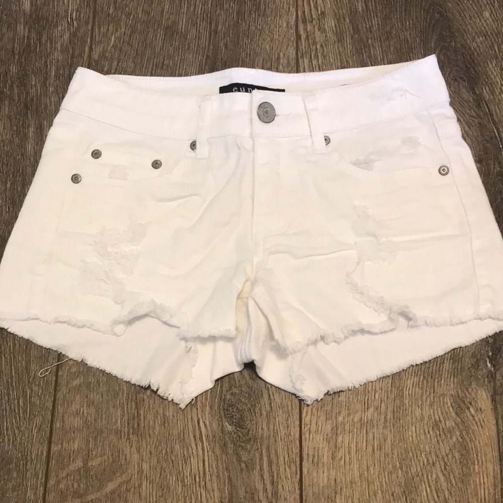 Francesca’s white shorts
